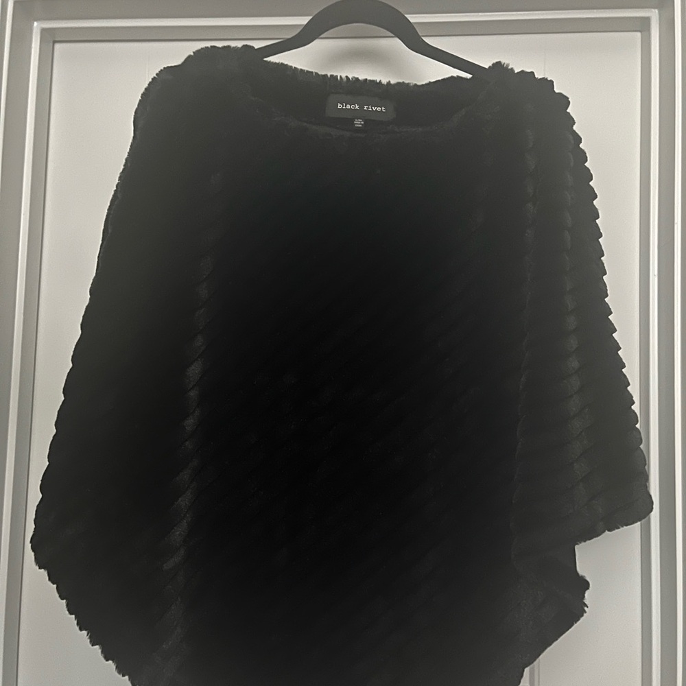 Black Rivet Black Cape